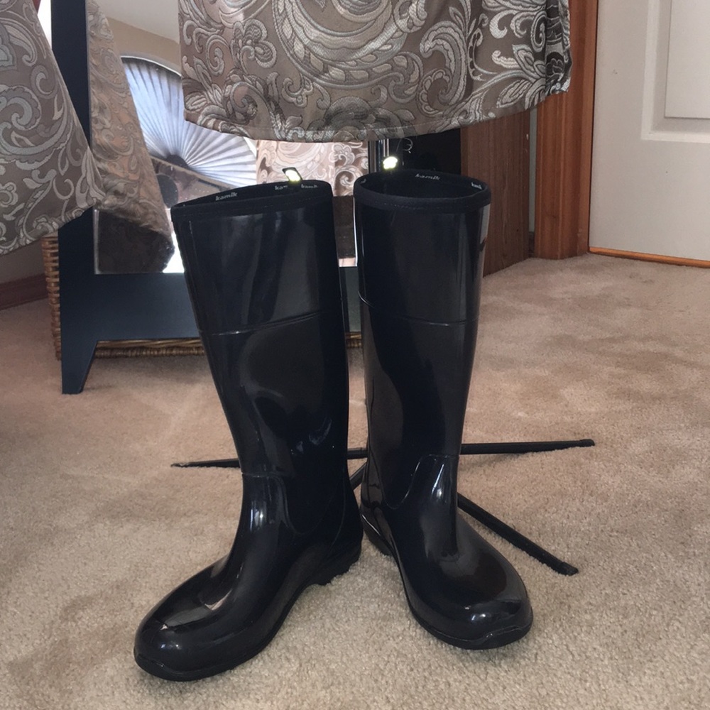 Shiny Black Kamik Rain Boots
